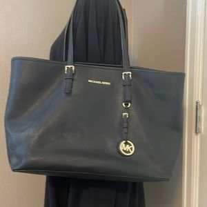 Michael Kors - Jet Set Tote - Black - Large